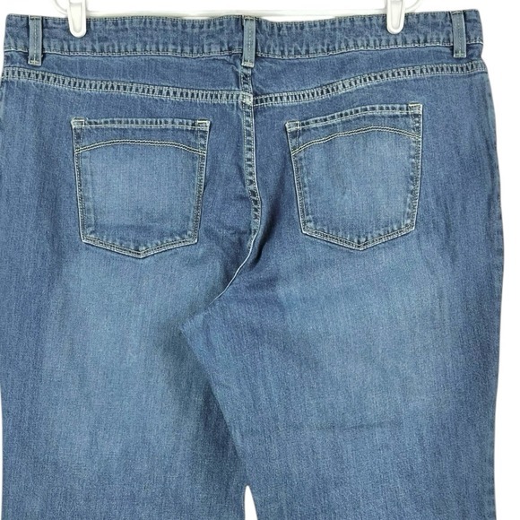 L.L. Bean Women's Blue Denim Jeans Sz 18W Regular High Rise Stretch Straight Fit - Picture 4 of 10